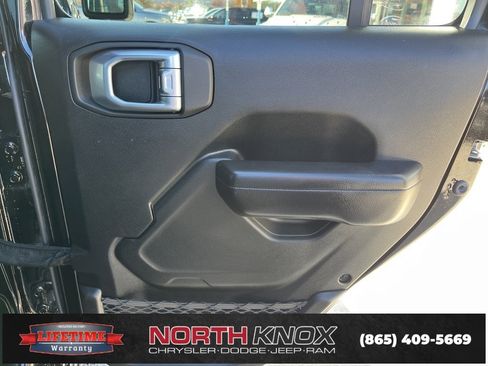 Used 2021 Jeep Gladiator Sport image 24