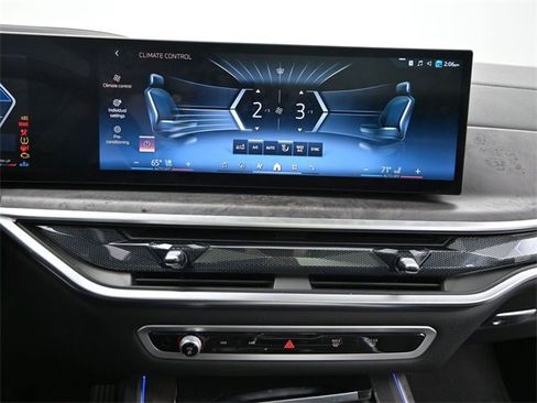 Used 2025 BMW X7 xDrive40i image 13