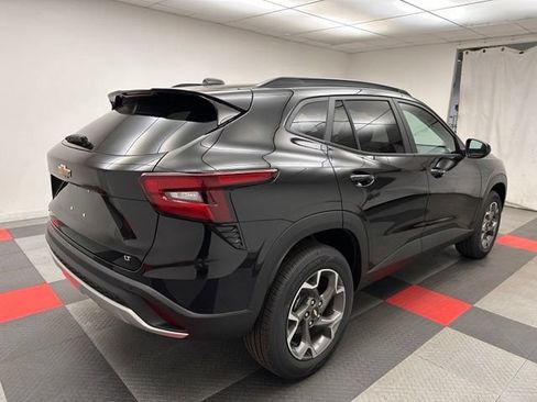 New 2026 Chevrolet Trax LT w/ Driver Confidence Package FWD image 6