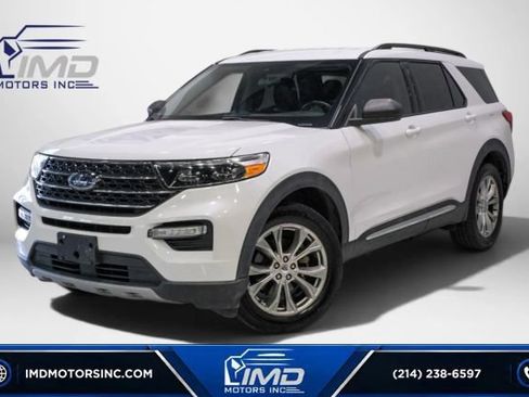 Used 2020 Ford Explorer XLT w/ Equipment Group 202A AWD/4WD image 1