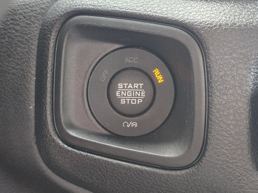 Used 2024 Jeep Gladiator Sport AWD/4WD image 34