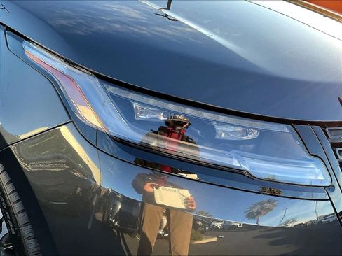 New 2025 Land Rover Range Rover Velar Dynamic SE image 33