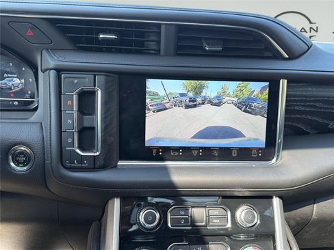 Used 2023 GMC Yukon XL Denali w/ Denali Reserve Package AWD/4WD image 18