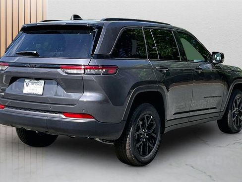 New 2026 Jeep Grand Cherokee Altitude AWD/4WD image 9