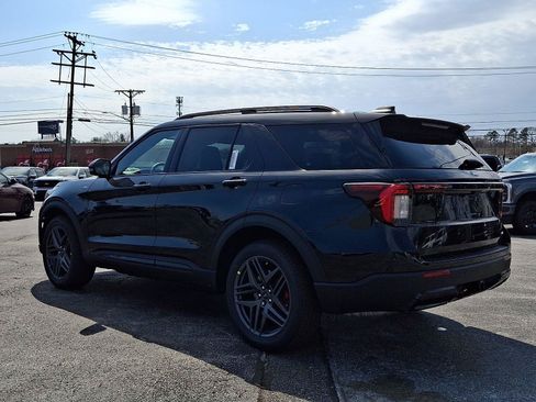New 2026 Ford Explorer ST-Line w/ ST-Line Street Pack AWD/4WD image 3