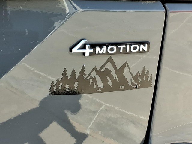 Certified 2024 Volkswagen Atlas Peak Edition SE AWD/4WD image 8