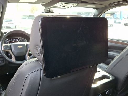 Used 2021 Chevrolet Suburban High Country w/ Premium Package image 16