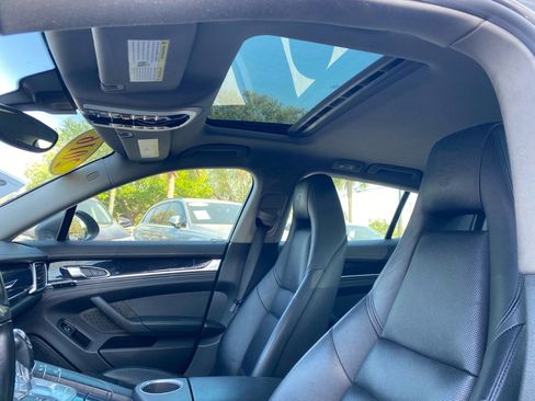 Used 2016 Porsche Panamera image 33