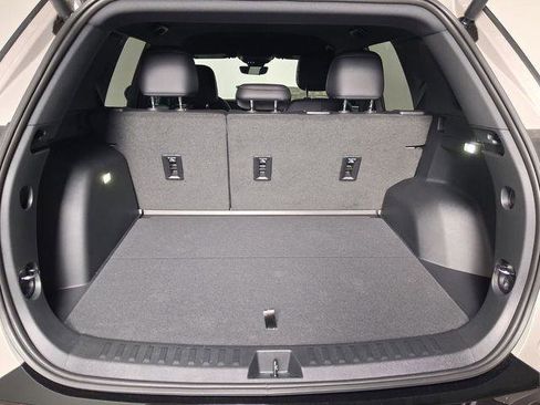 New 2026 GMC Terrain AT4 w/ Technology Package II AWD/4WD image 13