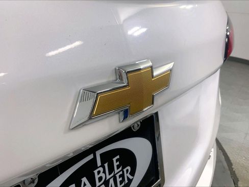 Used 2023 Chevrolet Equinox Premier FWD image 29