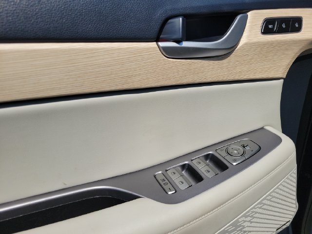 Used 2024 Hyundai Palisade Limited FWD image 16