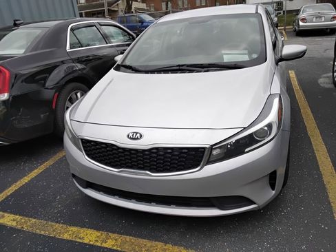 Used 2018 Kia Forte LX image 11
