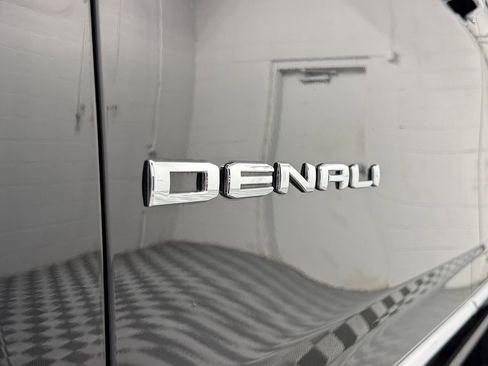 Used 2021 GMC Yukon Denali image 11