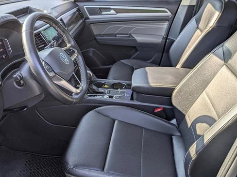 Used 2023 Volkswagen Atlas SE w/ Panoramic Sunroof Package FWD image 11