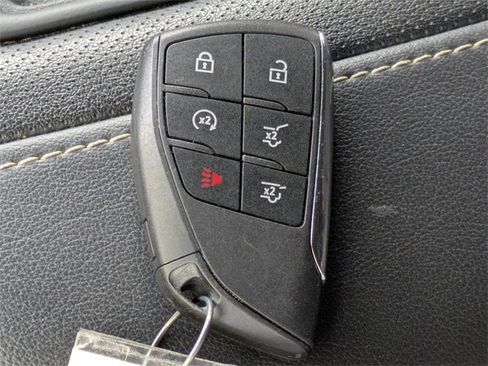 Used 2022 GMC Yukon SLT w/ SLT Luxury Package image 27