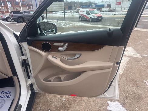 Used 2021 Mercedes-Benz GLC 300 4MATIC image 18