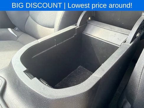 Used 2019 Toyota RAV4 XLE w/ Carpet Mat Package AWD/4WD image 36