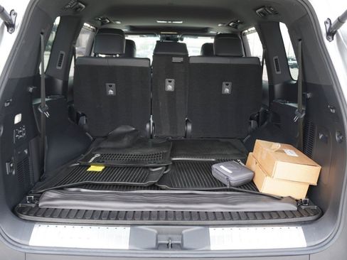 Used 2024 Lexus LX 600 4WD w/ Luxury Package image 38