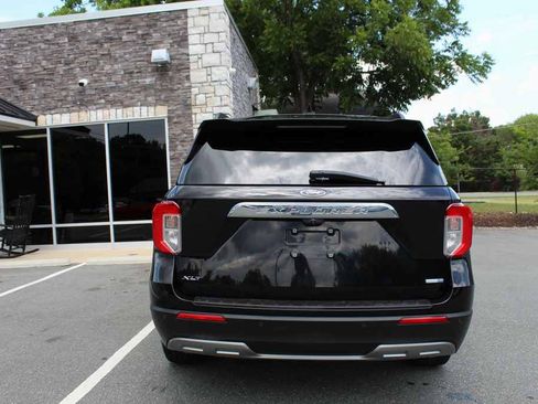 Used 2020 Ford Explorer XLT w/ Equipment Group 202A AWD/4WD image 6