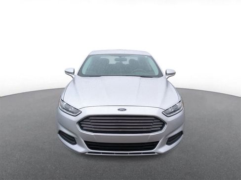 Used 2014 Ford Fusion SE image 3