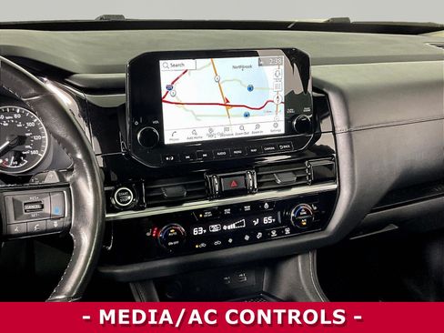 Used 2024 Nissan Pathfinder SL AWD/4WD image 9