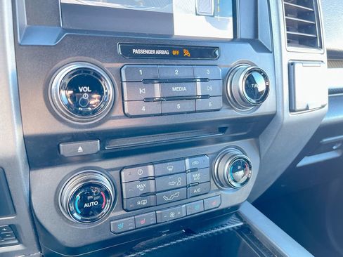 Used 2017 Ford F150 Raptor w/ Equipment Group 802A Luxury image 41