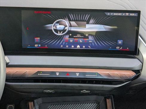 Used 2025 BMW X3 xDrive30i w/ M Sport Package image 15