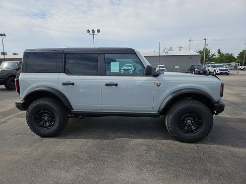 New 2026 Ford Bronco Badlands AWD/4WD image 14