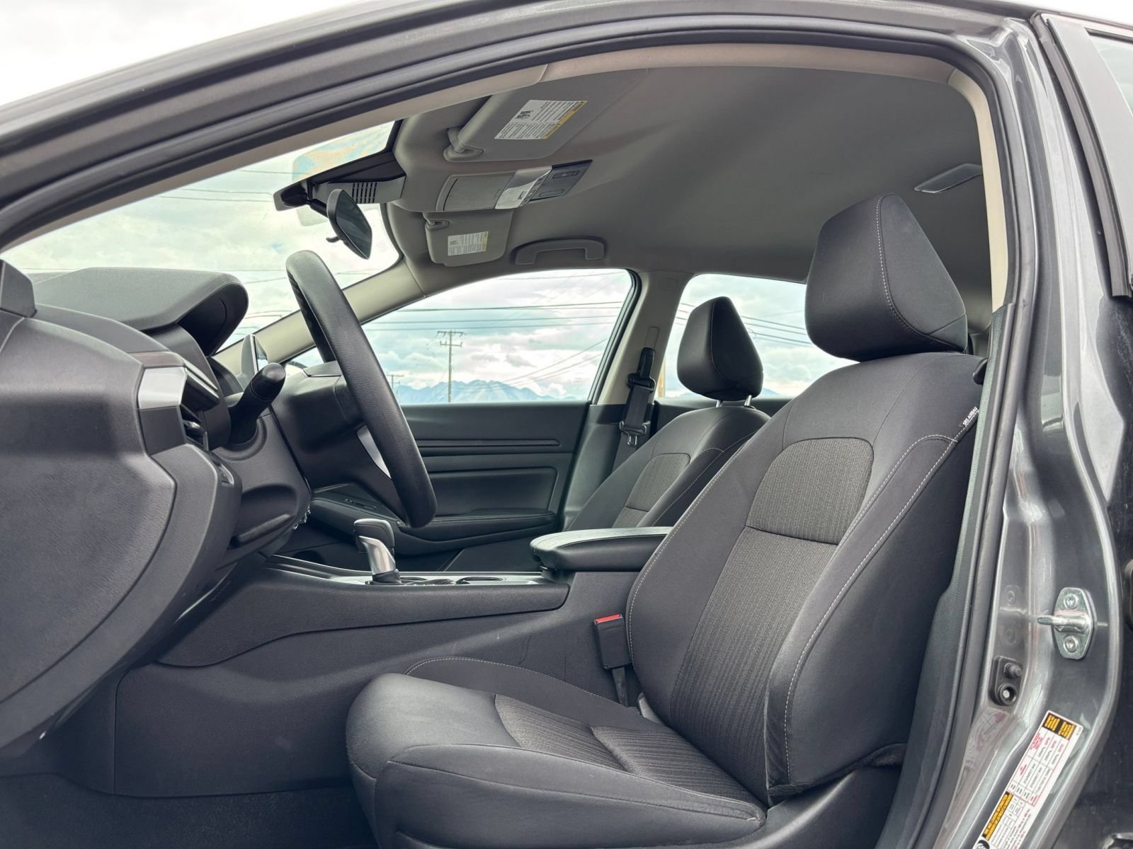 Used 2025 Nissan Altima 2.5 SV FWD image 27