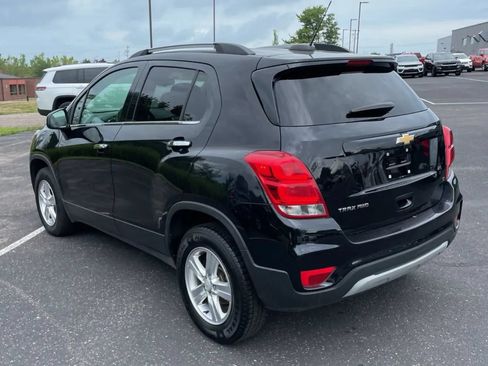 Used 2019 Chevrolet Trax LT w/ LT Convenience Package AWD/4WD image 2