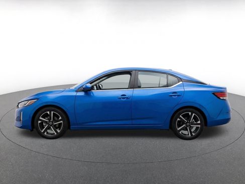 Used 2025 Nissan Sentra SV FWD image 4