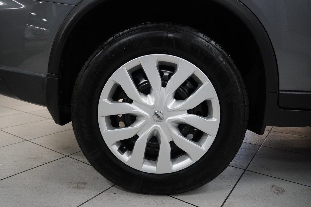 Used 2019 Nissan Rogue S AWD/4WD image 26