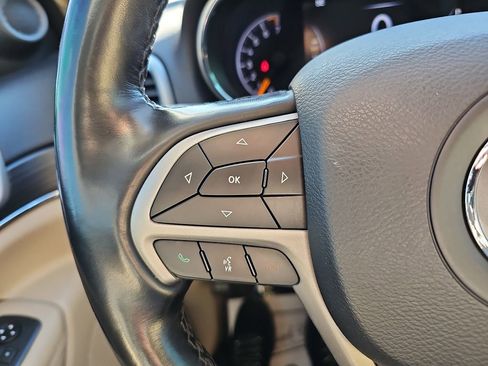 Used 2021 Jeep Grand Cherokee Limited image 22