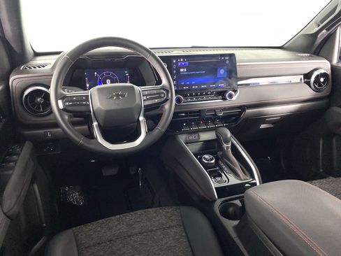 Used 2023 Chevrolet Colorado Z71 w/ Z71 Convenience Package 2 image 19