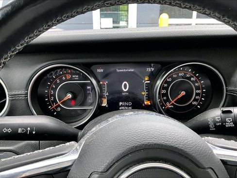 Used 2022 Jeep Wrangler Unlimited Sahara w/ LED Lighting Group AWD/4WD image 8