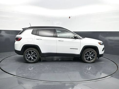 Used 2026 Jeep Compass Limited AWD/4WD image 11