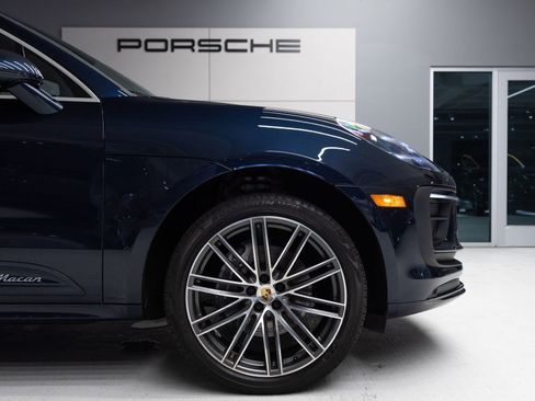 Certified 2023 Porsche Macan AWD/4WD image 11