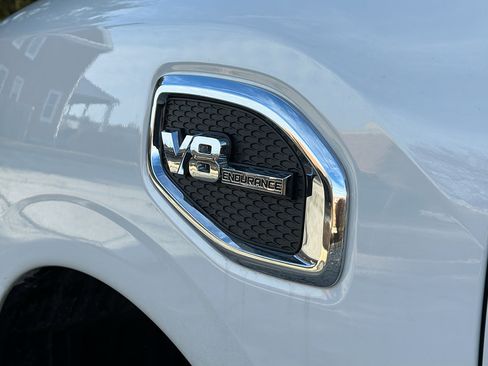 Certified 2024 Nissan Titan SV w/ SV Convenience Package image 13