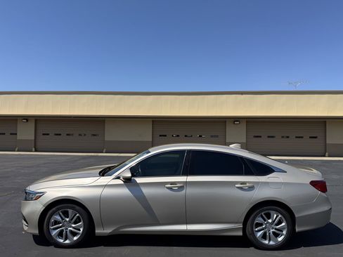 Used 2018 Honda Accord LX image 4