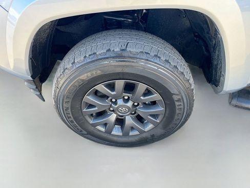 Used 2023 Toyota Tacoma SR5 RWD image 29