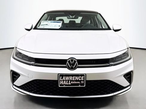 New 2026 Volkswagen Jetta SE FWD image 2