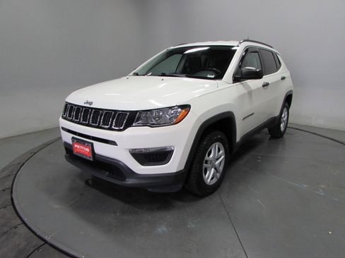 Used 2020 Jeep Compass Sport w/ Cold Weather Group AWD/4WD image 3