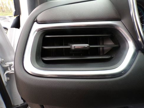 Used 2018 Chevrolet Equinox LT FWD image 26