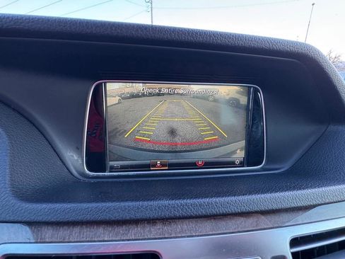 Used 2016 Mercedes-Benz E 350 4MATIC Sedan image 25