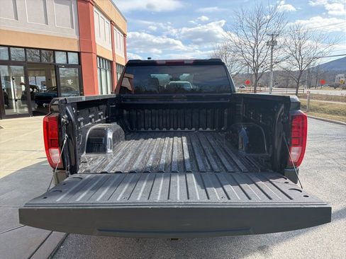 Used 2023 GMC Sierra 1500 Elevation image 17