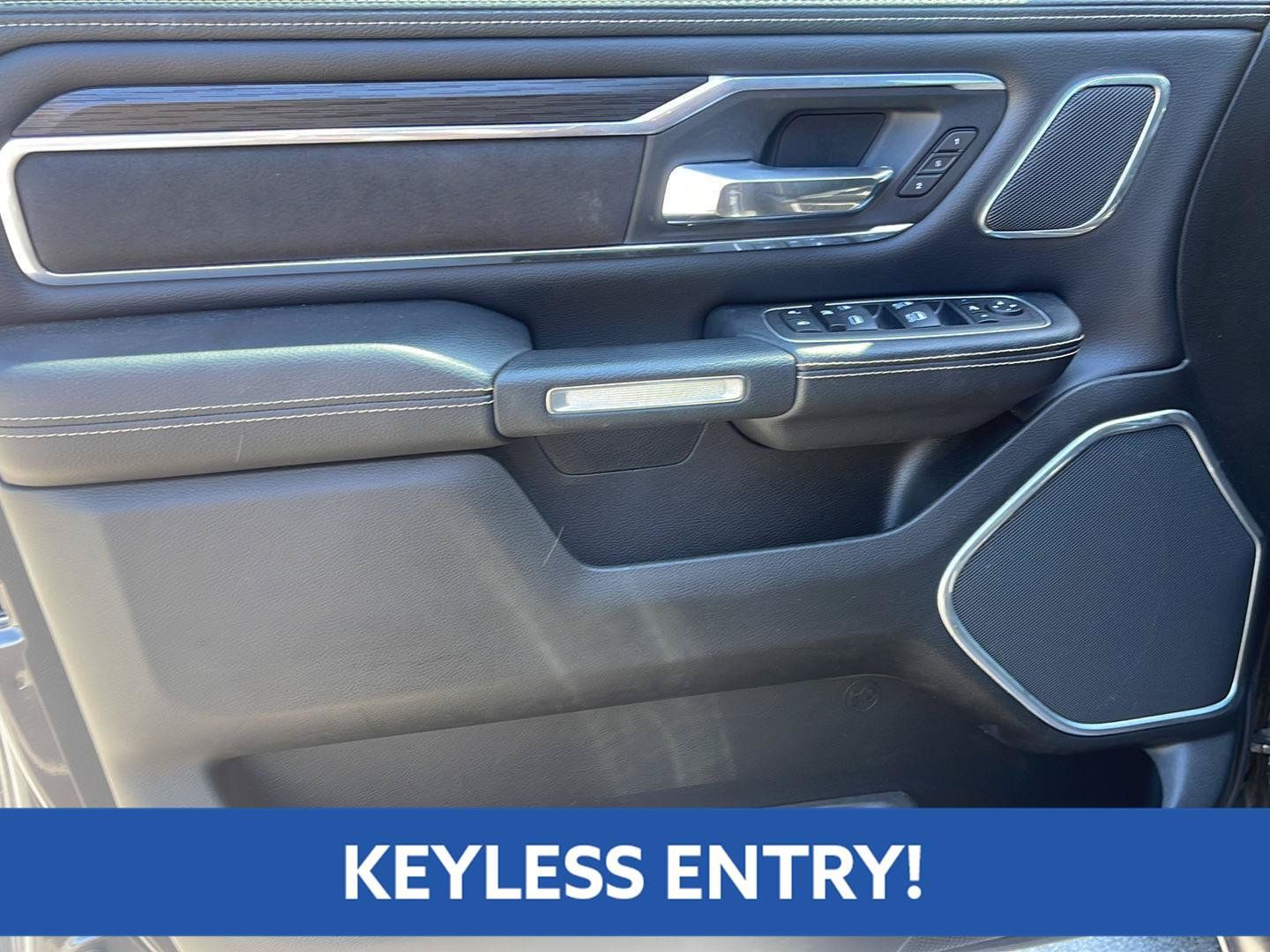 Used 2023 RAM 1500 Laramie AWD/4WD image 10