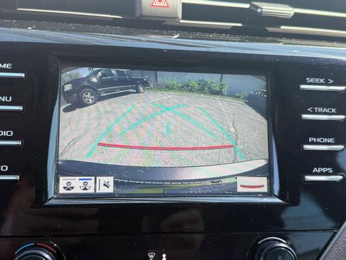 Used 2018 Toyota Camry SE w/ Convenience Package image 18