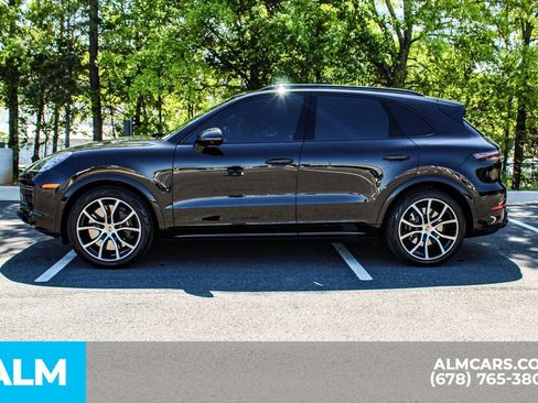 Used 2023 Porsche Cayenne Turbo AWD/4WD image 7