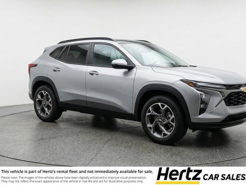 Used 2025 Chevrolet Trax LT w/ LT Convenience Package image 1