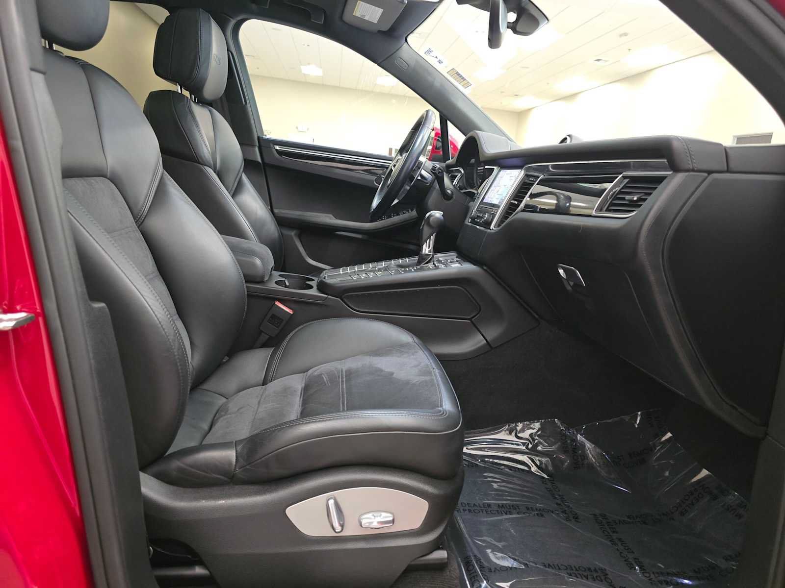 Used 2017 Porsche Macan GTS AWD/4WD image 27